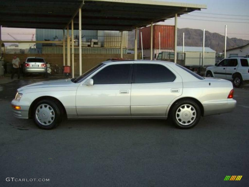 1995 LS 400 Sedan - Diamond White Pearl Metallic / Tan Leather photo #1