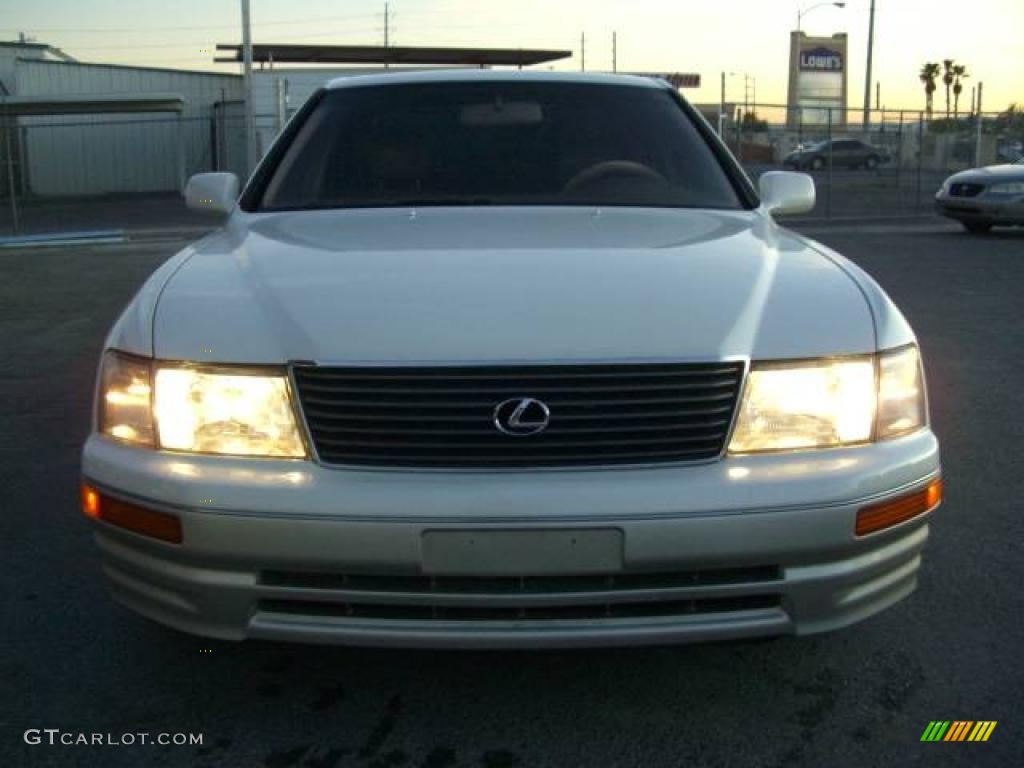 1995 LS 400 Sedan - Diamond White Pearl Metallic / Tan Leather photo #3