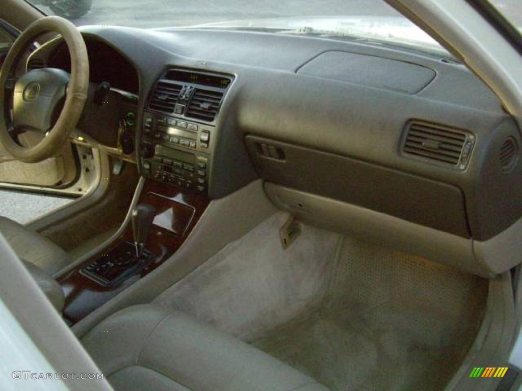 1995 LS 400 Sedan - Diamond White Pearl Metallic / Tan Leather photo #40