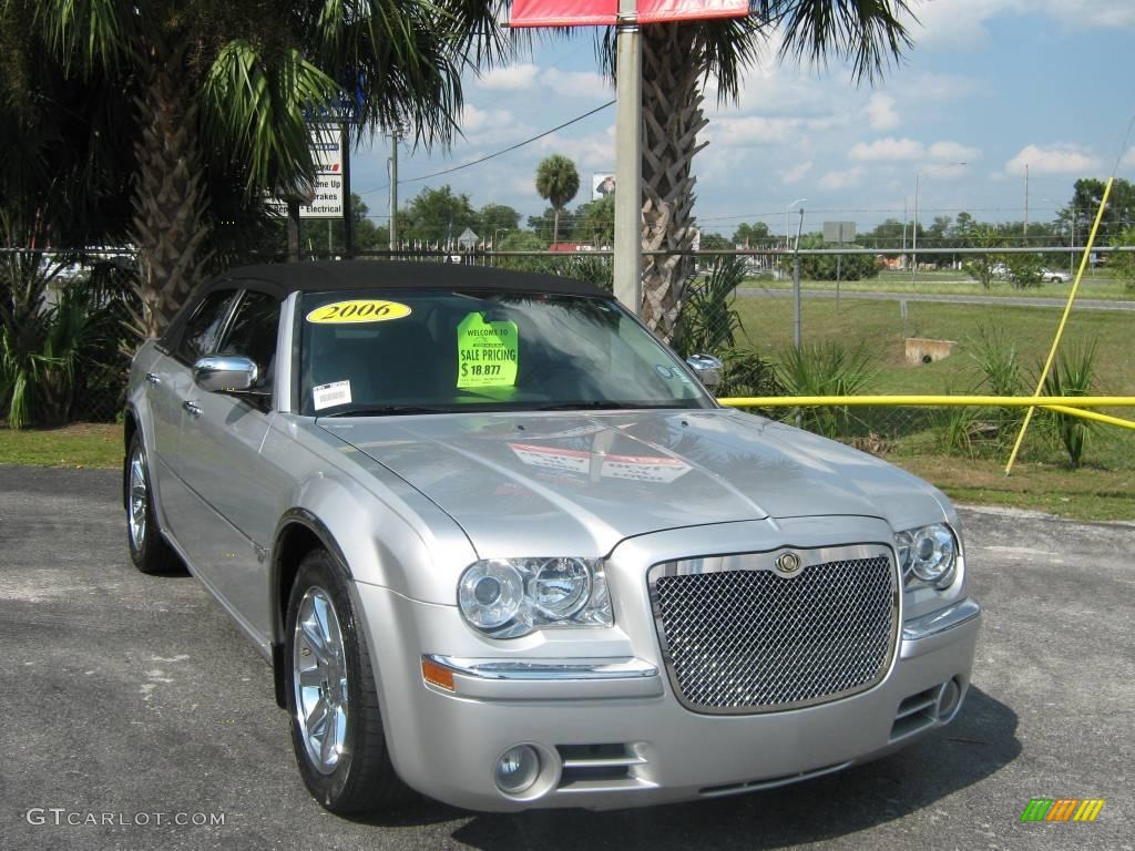 2006 300 Touring AWD - Bright Silver Metallic / Dark Slate Gray/Light Graystone photo #9