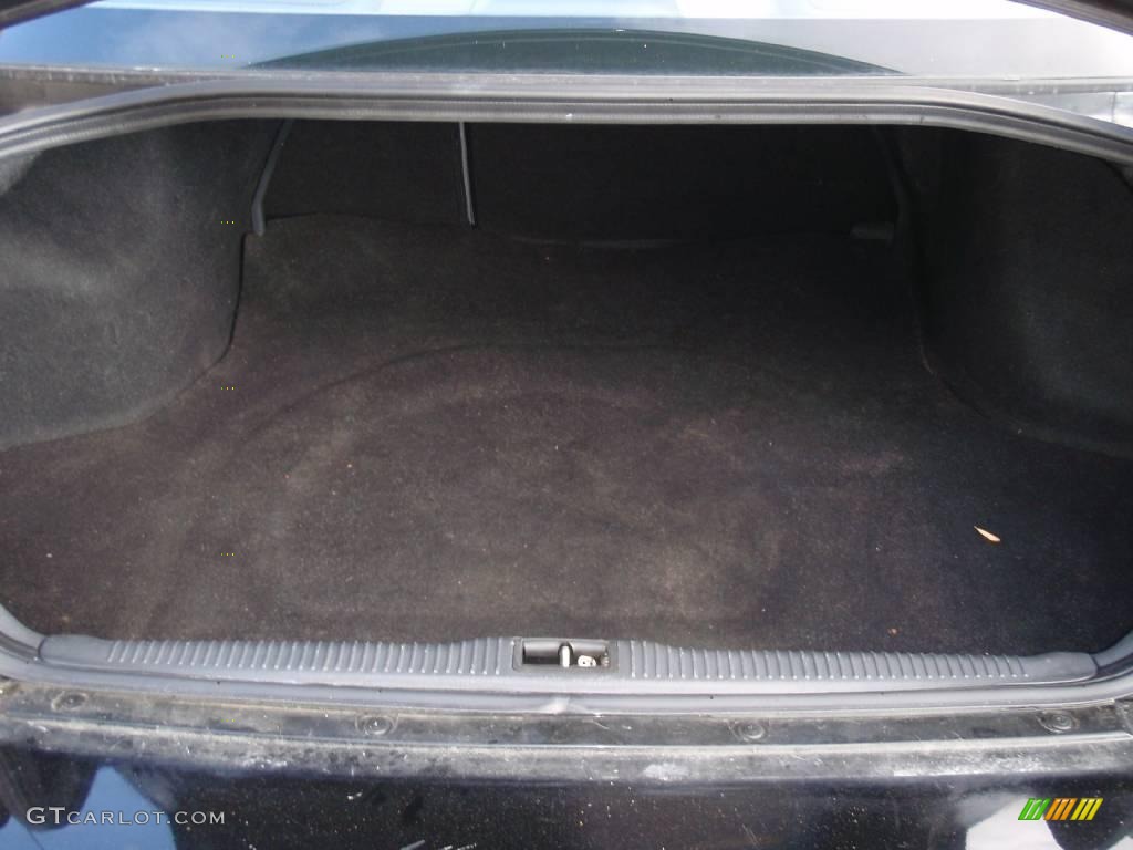 2004 Optima LX - Black / Gray photo #17