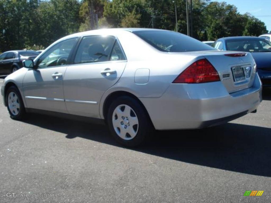 2006 Accord LX Sedan - Alabaster Silver Metallic / Black photo #4