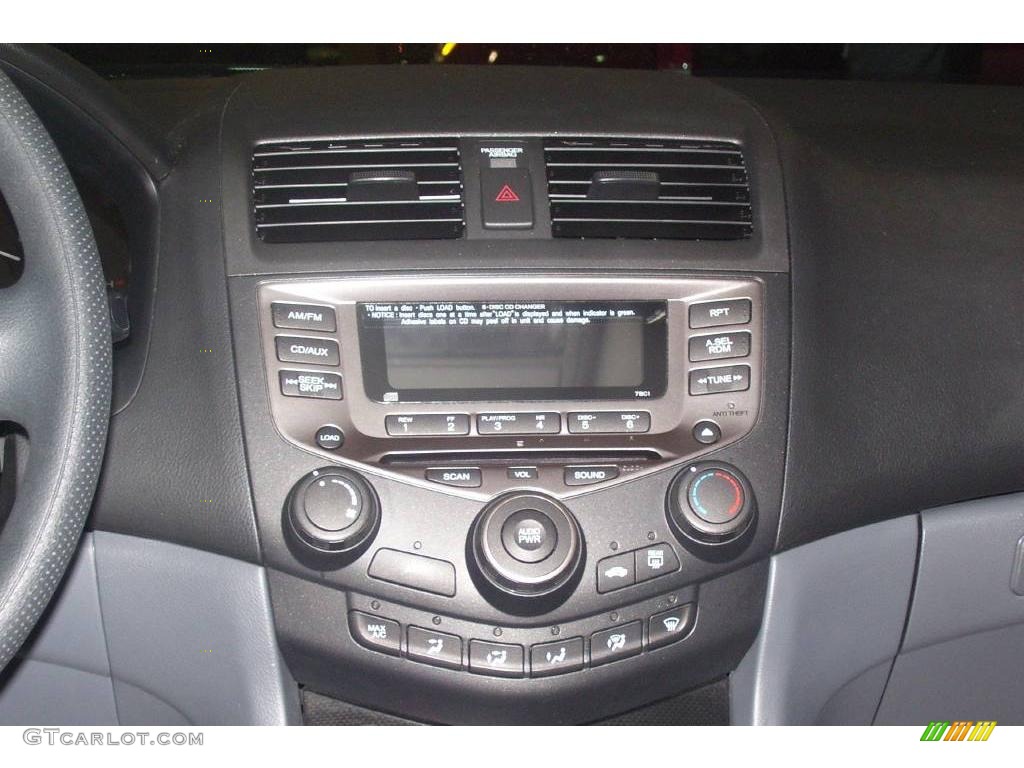 2007 Accord SE Sedan - Alabaster Silver Metallic / Gray photo #13