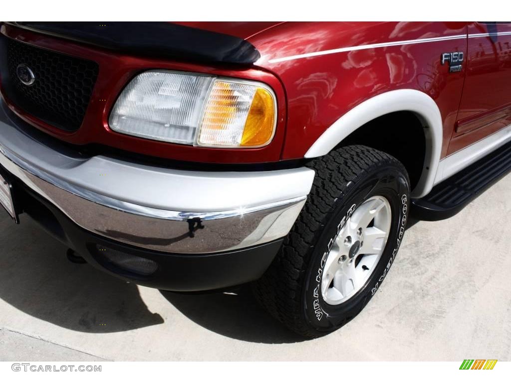 2002 F150 XLT SuperCrew 4x4 - Toreador Red Metallic / Medium Graphite photo #20