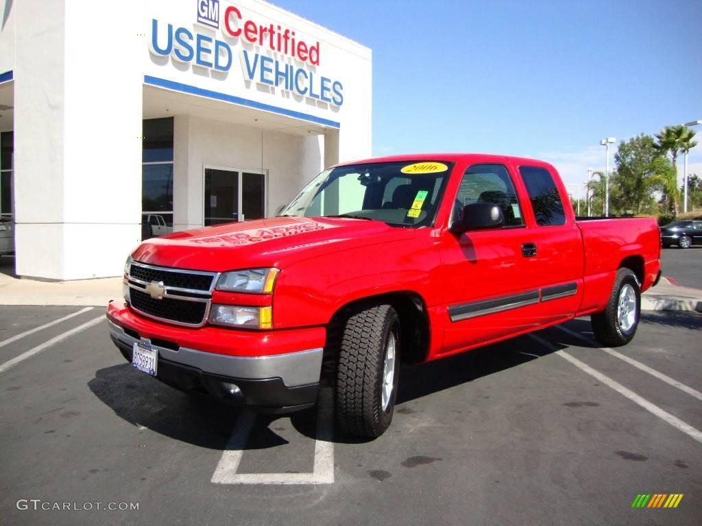 2006 Silverado 1500 LT Extended Cab - Victory Red / Dark Charcoal photo #1