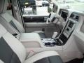 2009 White Platinum Tri-Coat Lincoln Navigator   photo #10