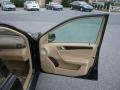 Black - C 240 Sedan Photo No. 18