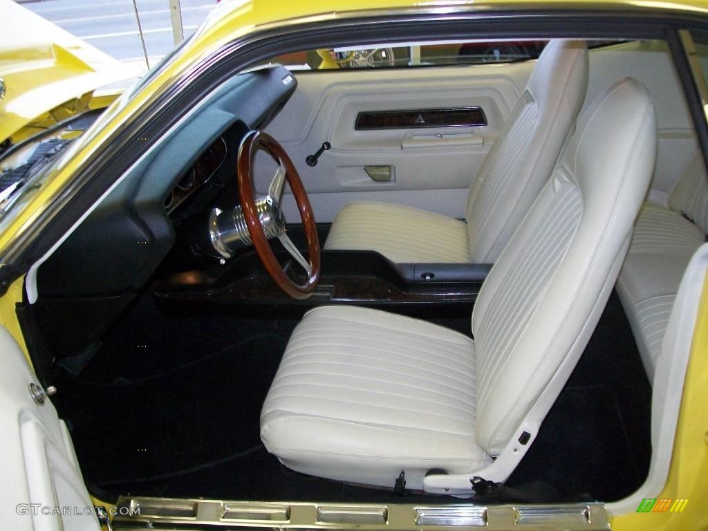 White Interior 1972 Dodge Challenger Coupe Photo #19556685