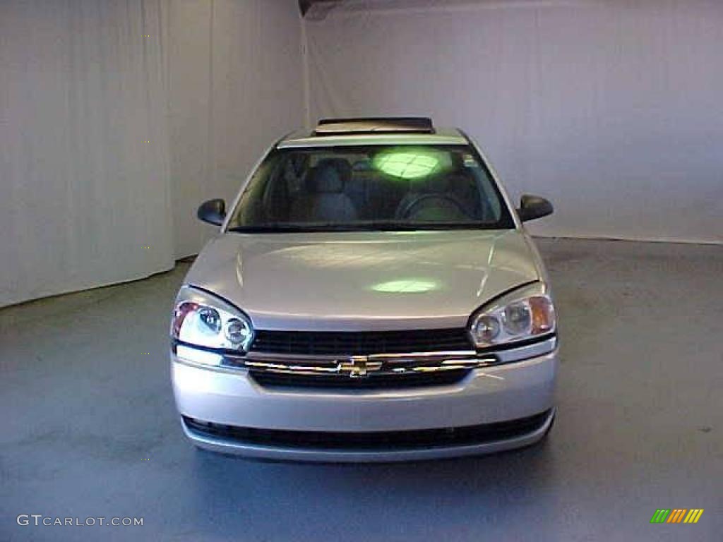2005 Malibu Sedan - Galaxy Silver Metallic / Gray photo #2