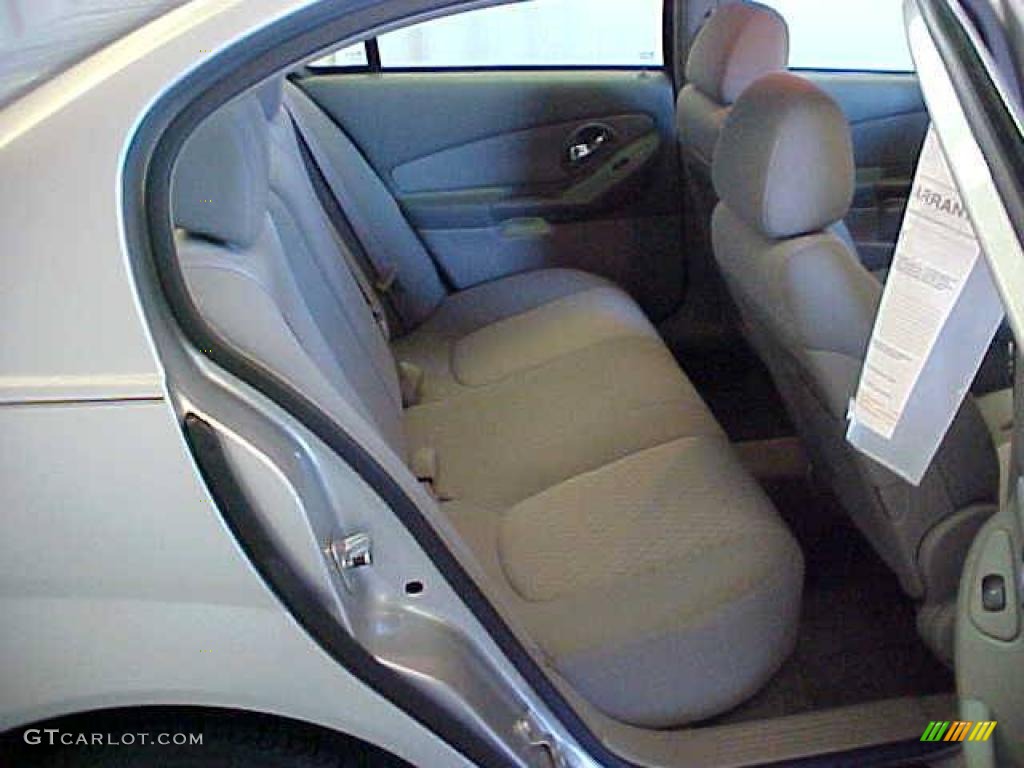 2005 Malibu Sedan - Galaxy Silver Metallic / Gray photo #11