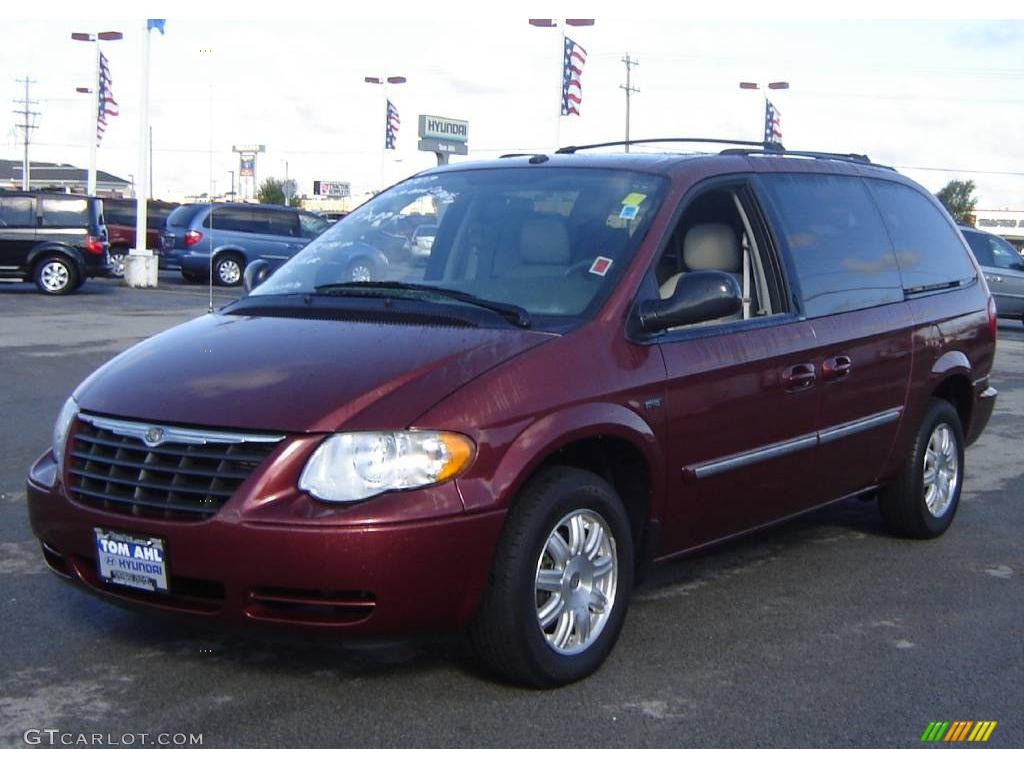 2007 Town & Country Touring - Cognac Crystal Pearl / Dark Khaki/Light Graystone photo #1