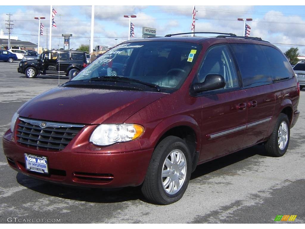 2007 Cognac Crystal Pearl Chrysler Town Country Touring
