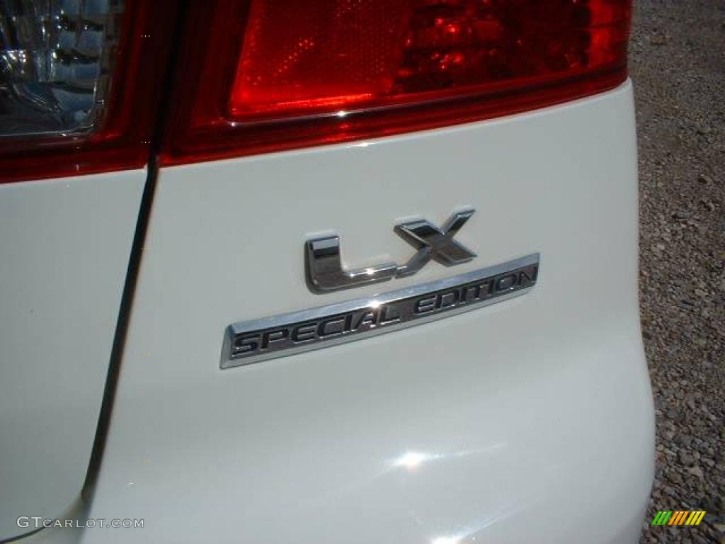 2005 Civic LX Sedan - Taffeta White / Ivory photo #10