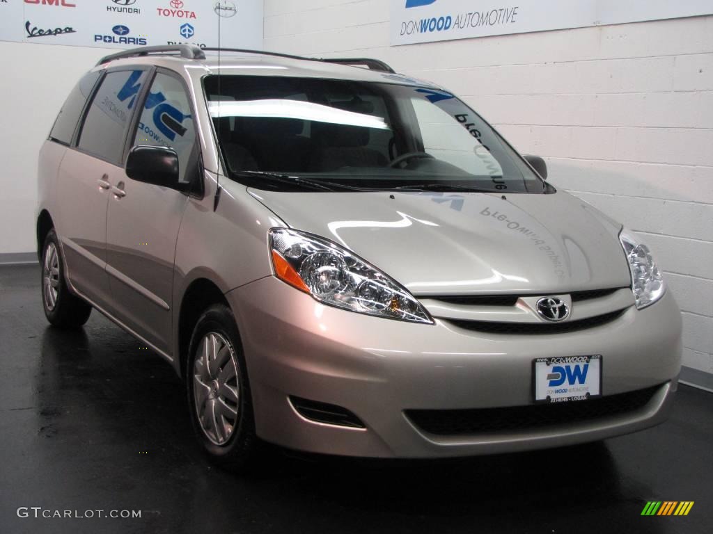 Silver Shadow Pearl Toyota Sienna