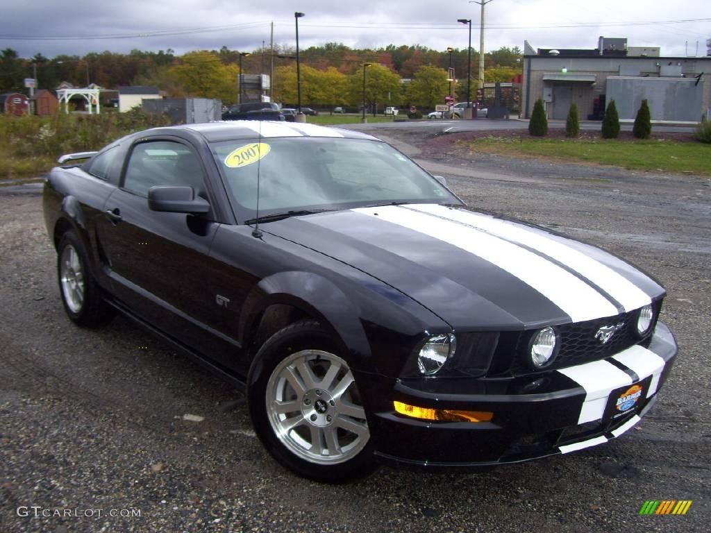 2007 Mustang GT Premium Coupe - Black / Dark Charcoal photo #3