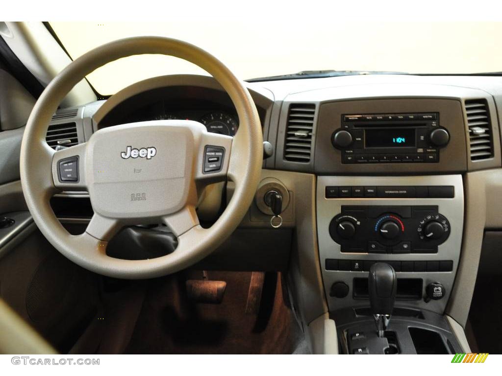 2005 Grand Cherokee Laredo 4x4 - Deep Beryl Green Pearl / Medium Slate Gray photo #7