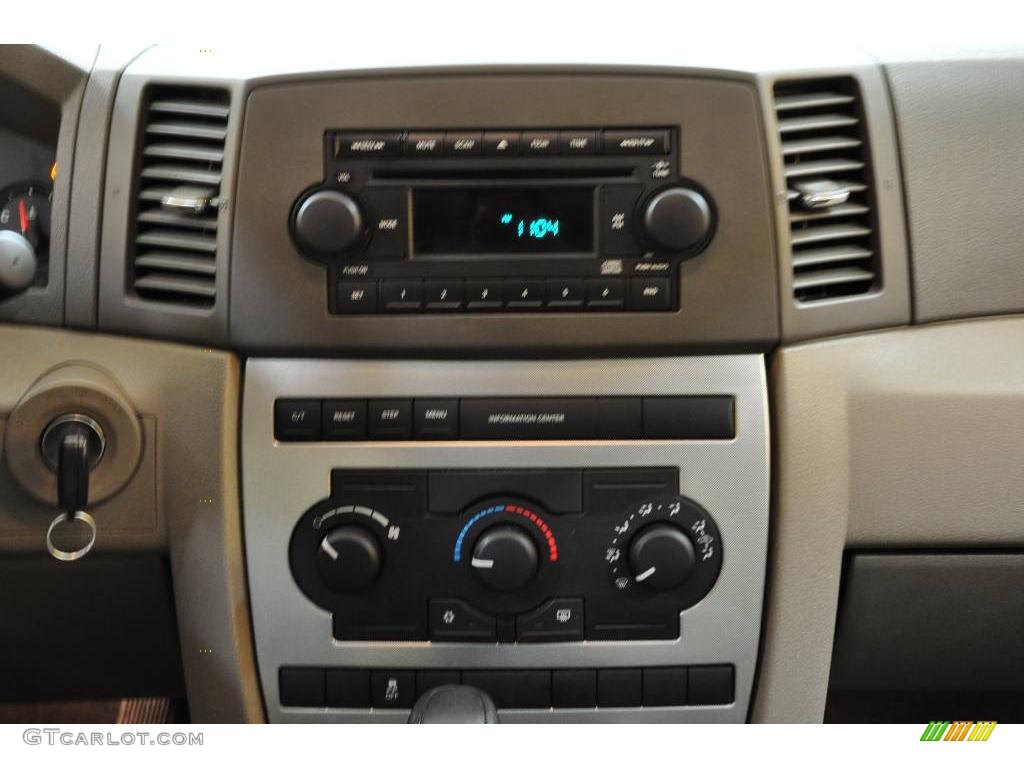 2005 Grand Cherokee Laredo 4x4 - Deep Beryl Green Pearl / Medium Slate Gray photo #8