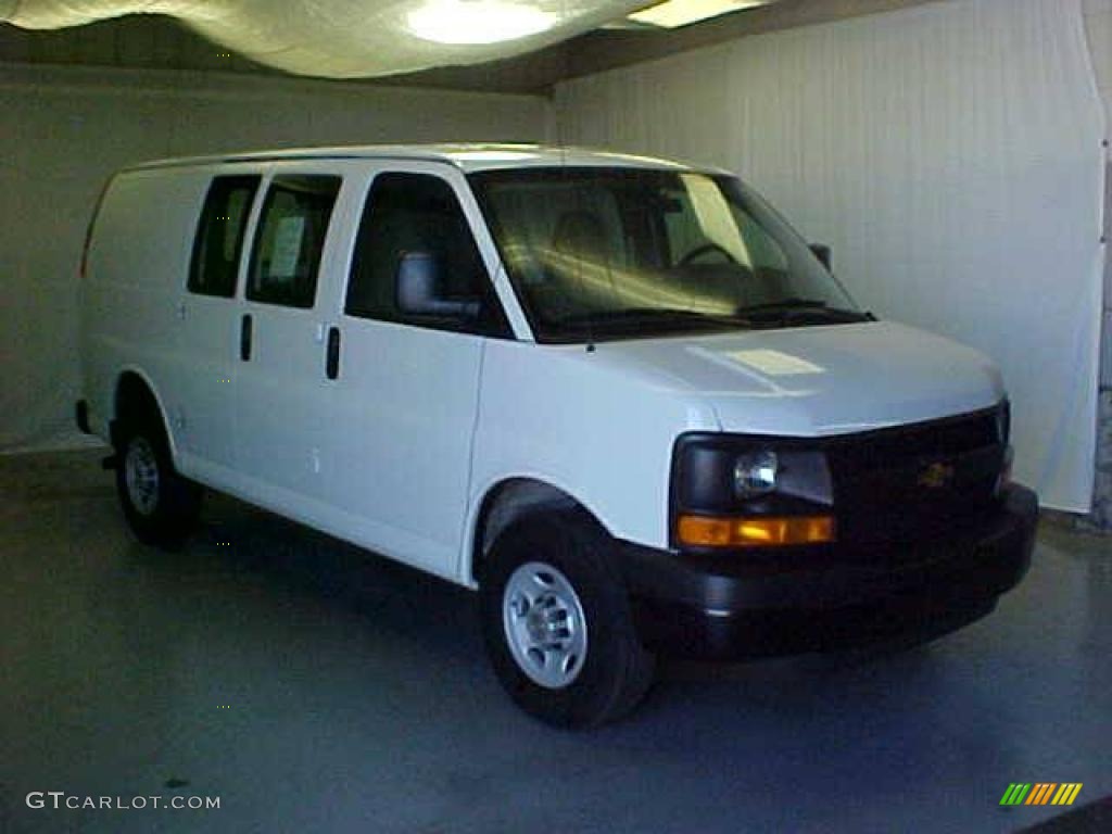 2009 Express 2500 Cargo Van - Summit White / Medium Pewter photo #1