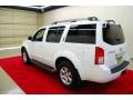 Avalanche White - Pathfinder SE Photo No. 4