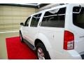 2008 Avalanche White Nissan Pathfinder SE  photo #9