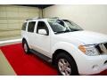 2008 Avalanche White Nissan Pathfinder SE  photo #14