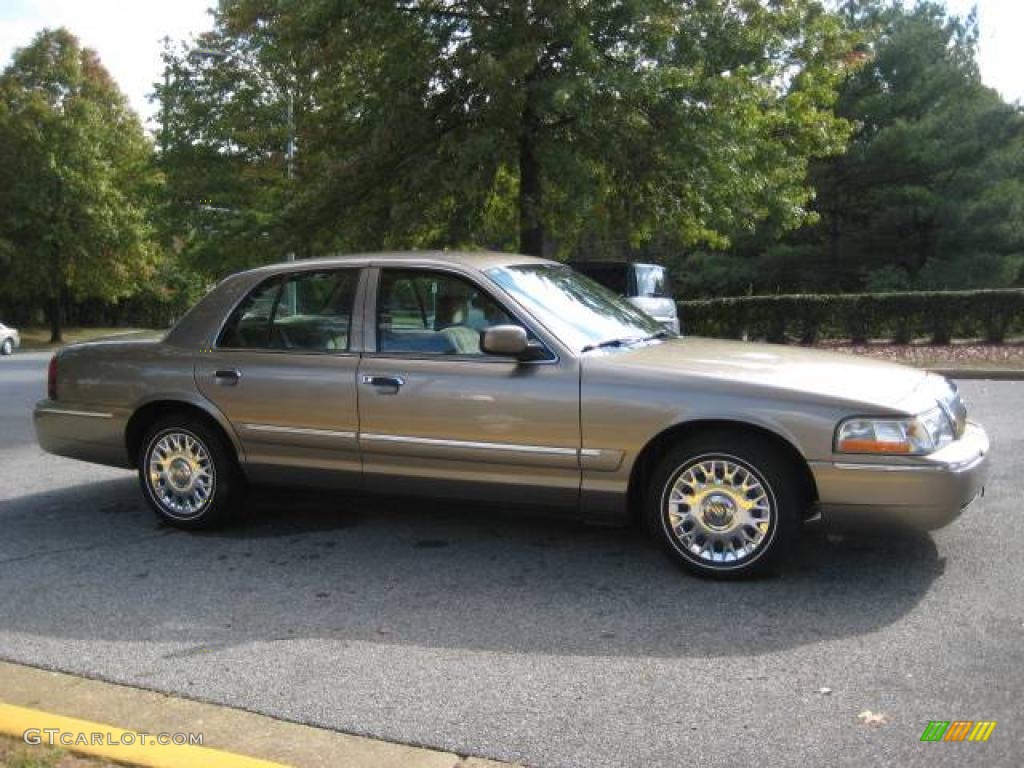 2003 Grand Marquis GS - Arizona Beige Metallic / Medium Parchment photo #5
