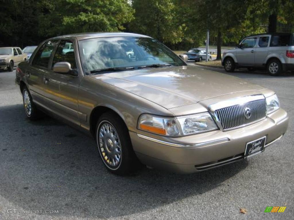 2003 Grand Marquis GS - Arizona Beige Metallic / Medium Parchment photo #6