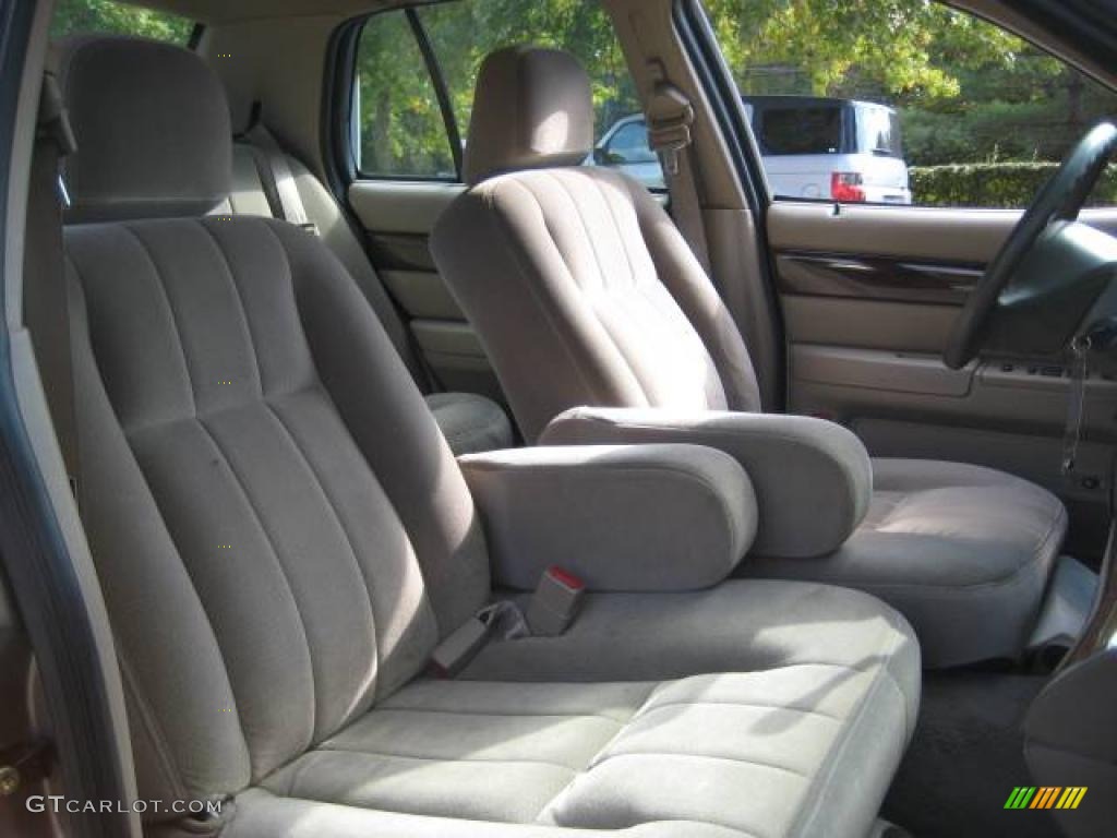2003 Grand Marquis GS - Arizona Beige Metallic / Medium Parchment photo #12