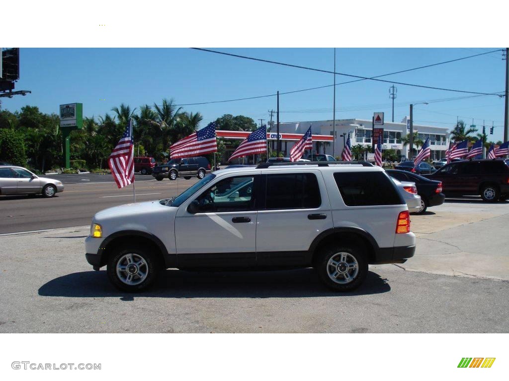 2003 Explorer XLT - Oxford White / Graphite Grey photo #2
