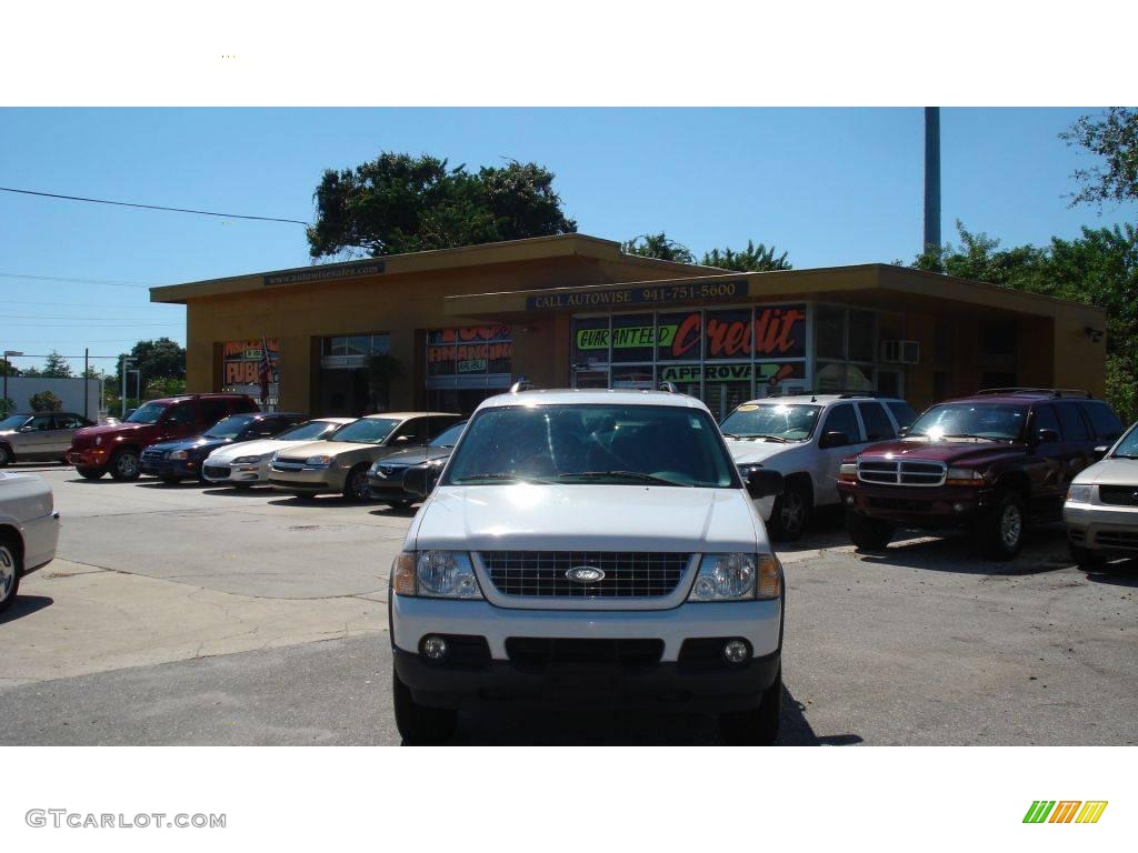 2003 Explorer XLT - Oxford White / Graphite Grey photo #4