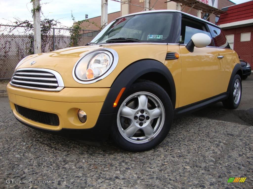 2007 Cooper Hardtop - Mellow Yellow / Grey/Carbon Black photo #2