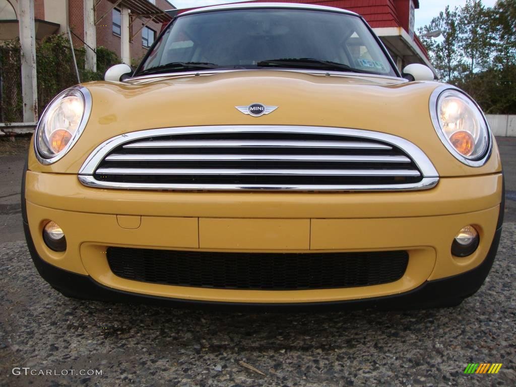 2007 Cooper Hardtop - Mellow Yellow / Grey/Carbon Black photo #12