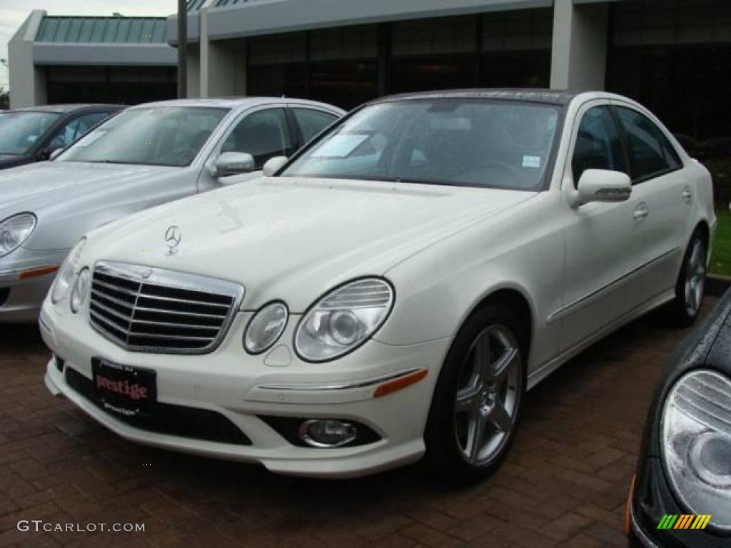 2008 E 350 4Matic Sedan - Arctic White / Black photo #1