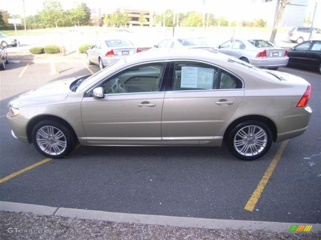 2007 S80 V8 AWD - Shimmer Gold Metallic / Sandstone Beige photo #3
