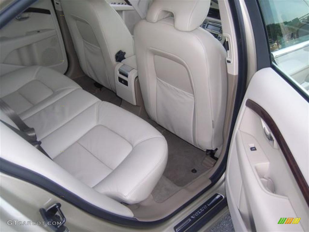 2007 S80 V8 AWD - Shimmer Gold Metallic / Sandstone Beige photo #13