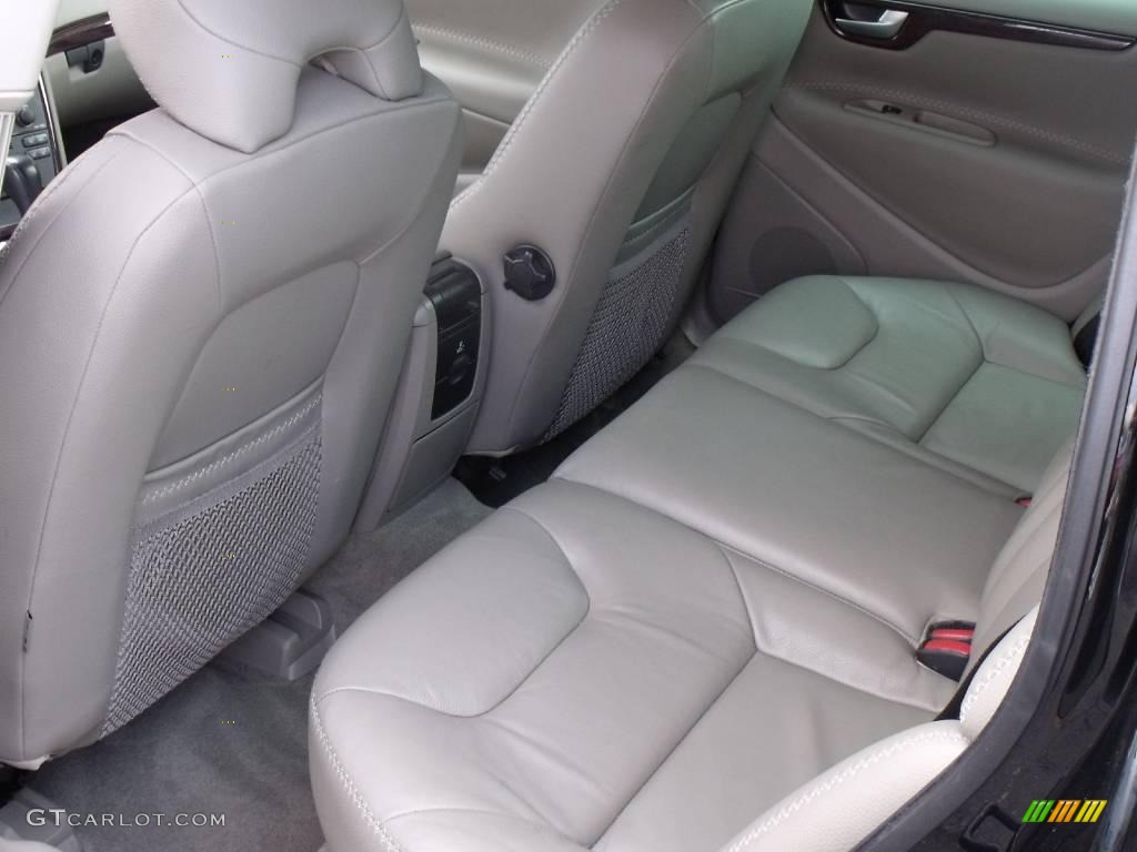 2007 XC70 AWD Cross Country - Black / Taupe photo #12