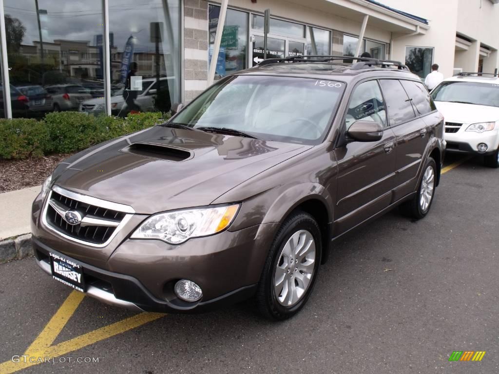 Deep Bronze Metallic Subaru Outback