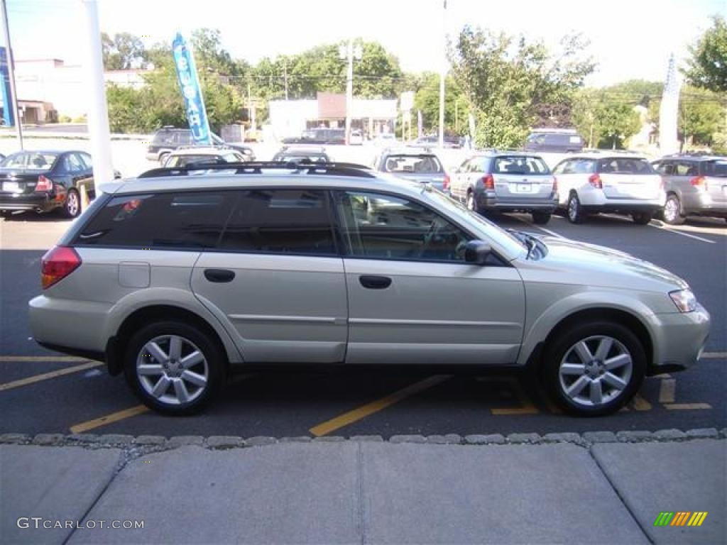 2006 Outback 2.5i Wagon - Champagne Gold Opalescent / Taupe photo #7