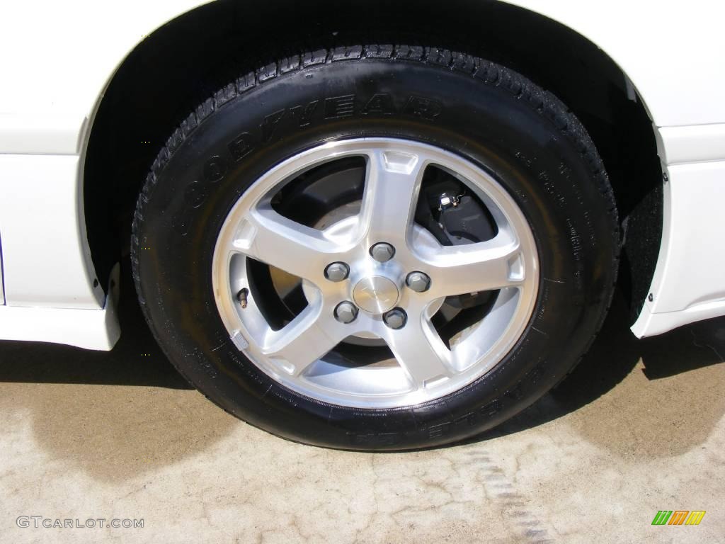 2004 Impala LS - White / Neutral Beige photo #17