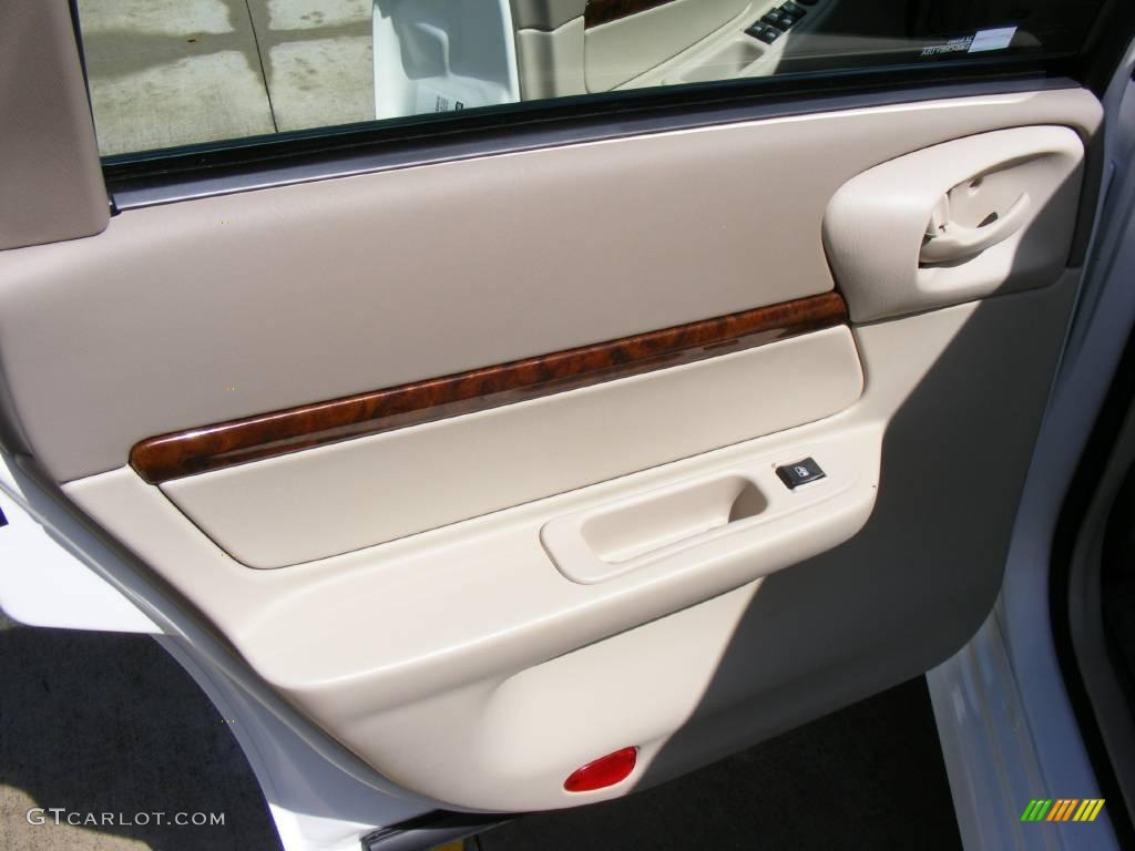 2004 Impala LS - White / Neutral Beige photo #32