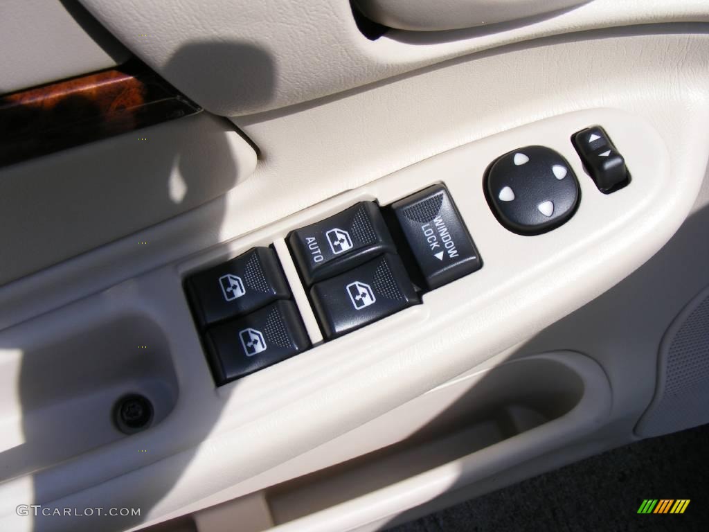 2004 Impala LS - White / Neutral Beige photo #35