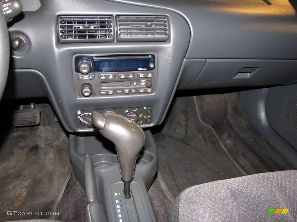 2003 Cavalier LS Sport Coupe - Yellow / Graphite Gray photo #10