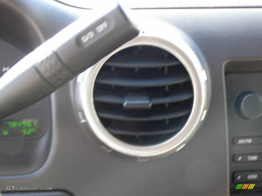 2003 Expedition XLT - Arizona Beige Metallic / Medium Parchment photo #33