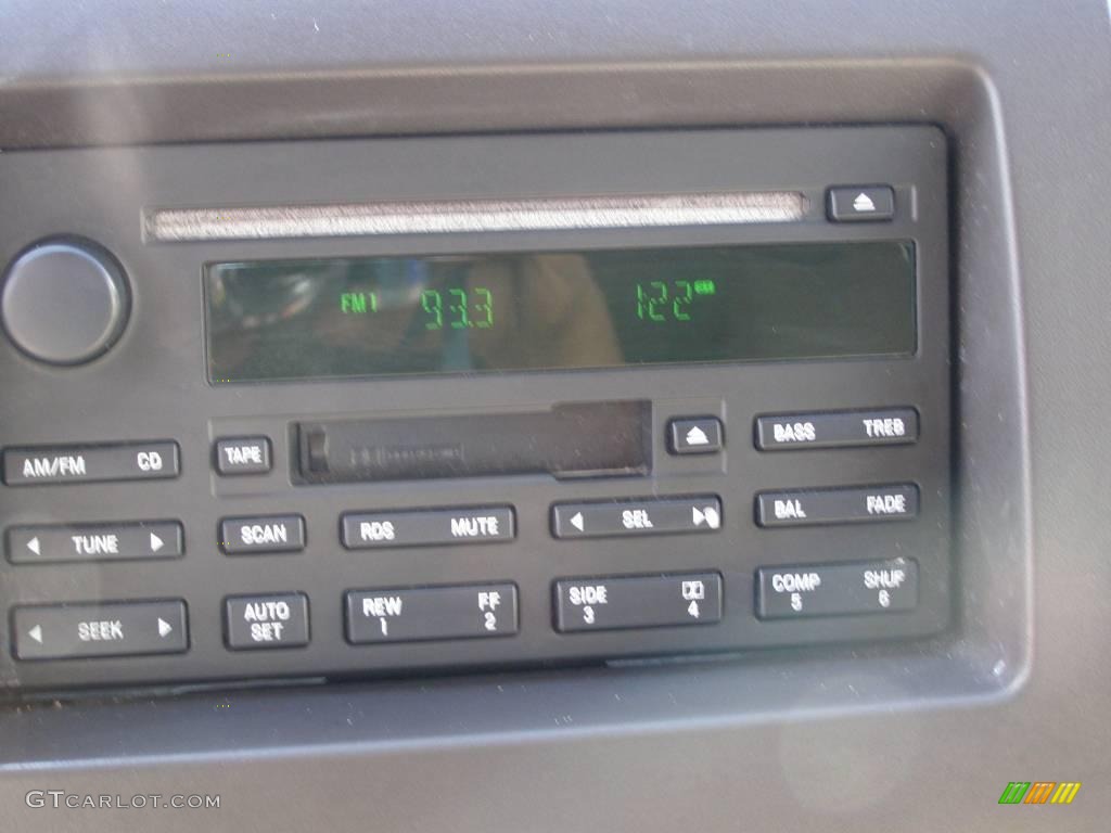 2003 Expedition XLT - Arizona Beige Metallic / Medium Parchment photo #36