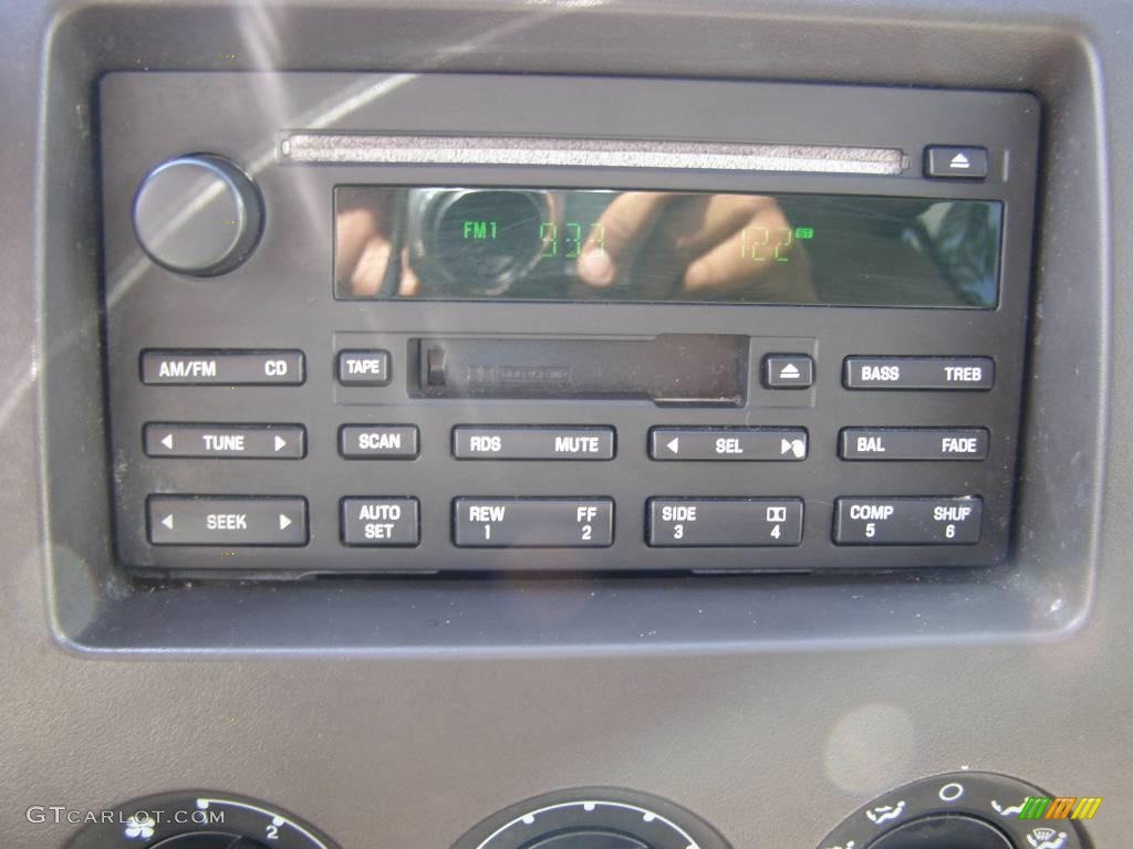 2003 Expedition XLT - Arizona Beige Metallic / Medium Parchment photo #37