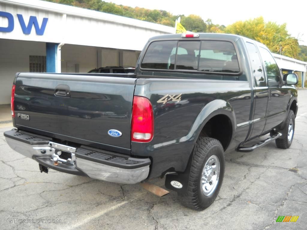 2004 F250 Super Duty XLT SuperCab 4x4 - Dark Green Satin Metallic / Medium Parchment photo #2