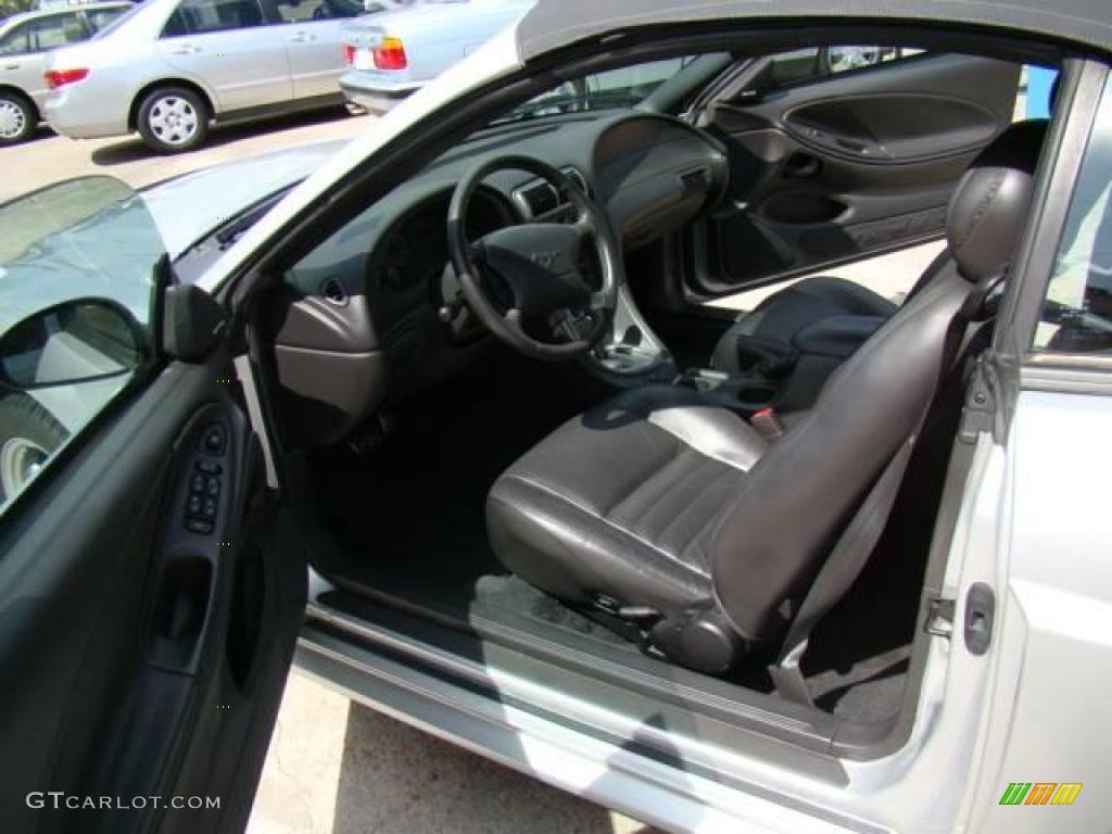 2004 Mustang GT Convertible - Silver Metallic / Dark Charcoal photo #9