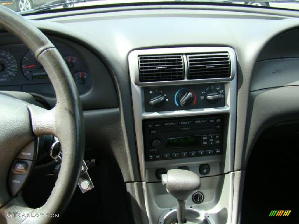 2004 Mustang GT Convertible - Silver Metallic / Dark Charcoal photo #13