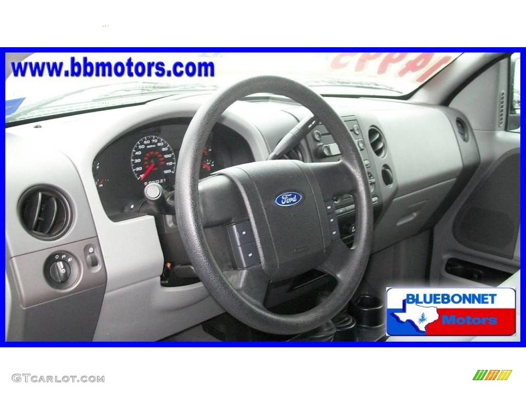 2006 F150 STX Regular Cab 4x4 - Black / Medium/Dark Flint photo #8