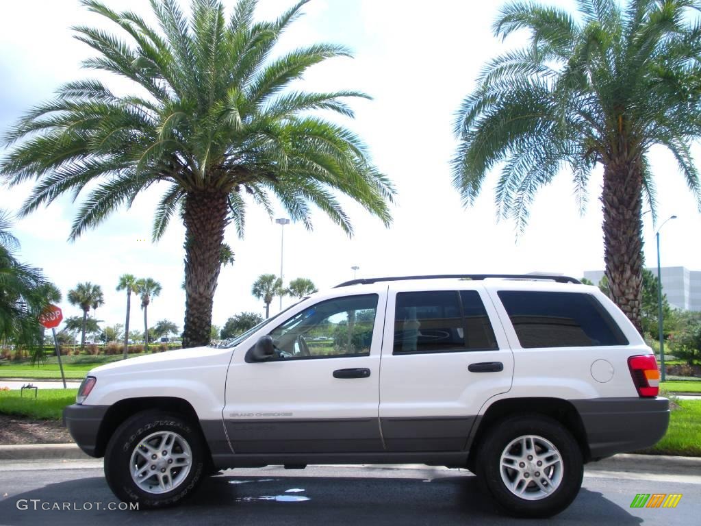2003 Grand Cherokee Laredo - Stone White / Sandstone photo #1
